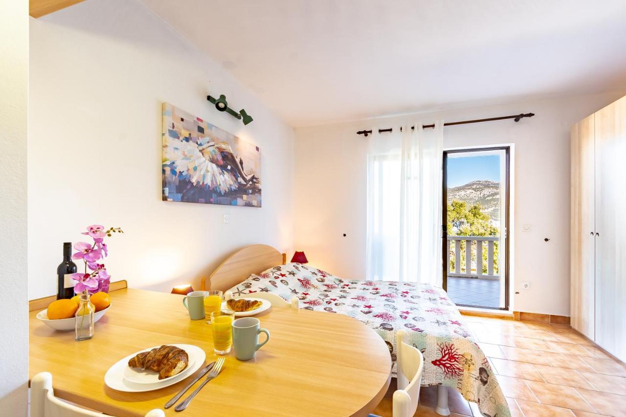 Apartments Tri Zala Zrnovo Eksteriør bilde
