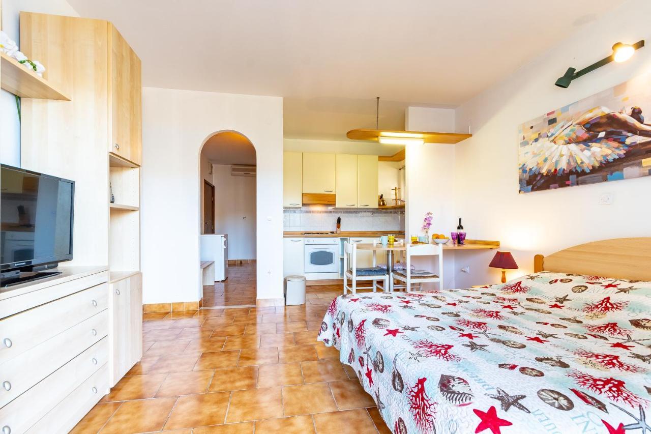 Apartments Tri Zala Zrnovo Eksteriør bilde